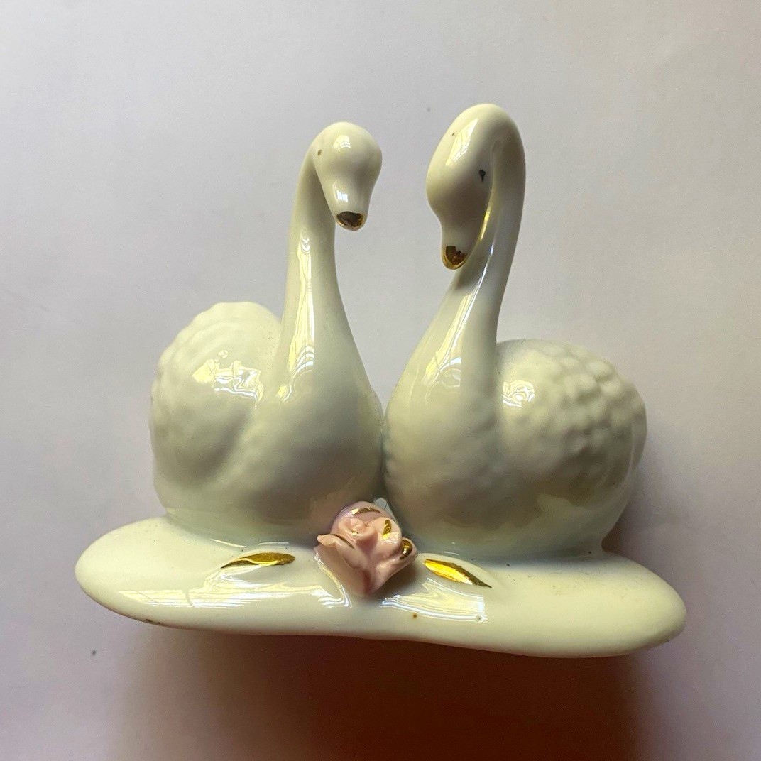 Porcelain Swan Bird Figurine Pair on Base with Pink Rose, 2 Swans