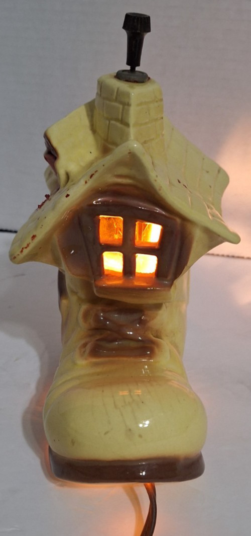 Vintage 1950s Old Lady Who Live in a Shoe Ceramic Lamp Light Works 8\