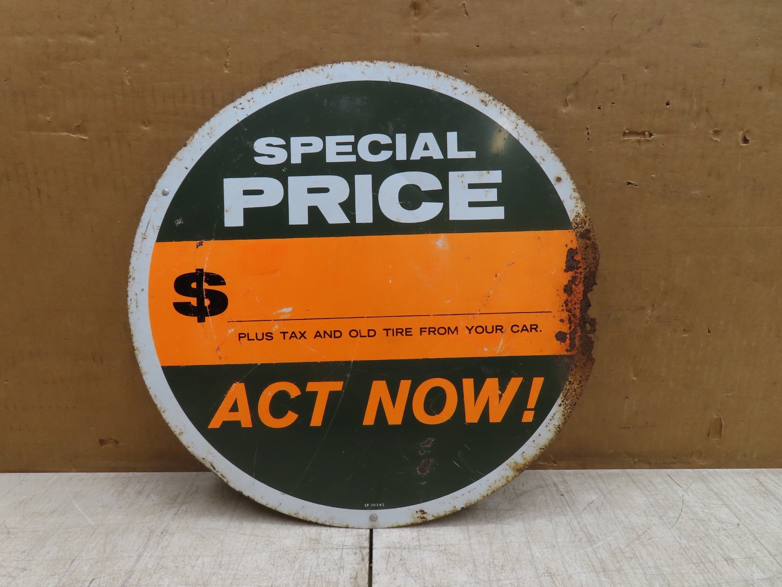 VTG 1959 60s ROUND SPECIAL PRICE ACT NOW TIRES TIRE SIGN SALES SP-10342 GULF?