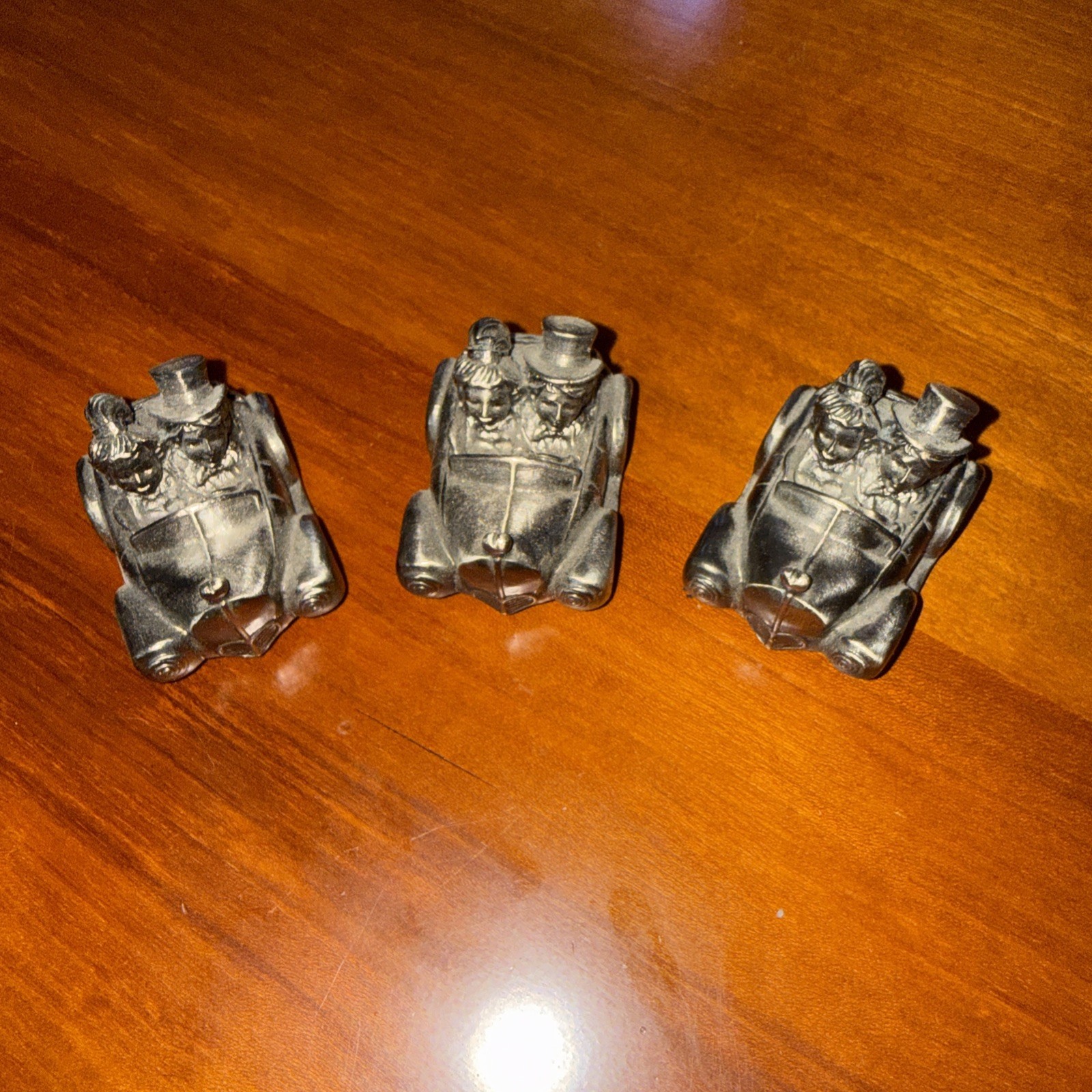 3 Kate Aspen  Inc Small Collectable Paperweight  Couple Convertible Car 1 7/8\