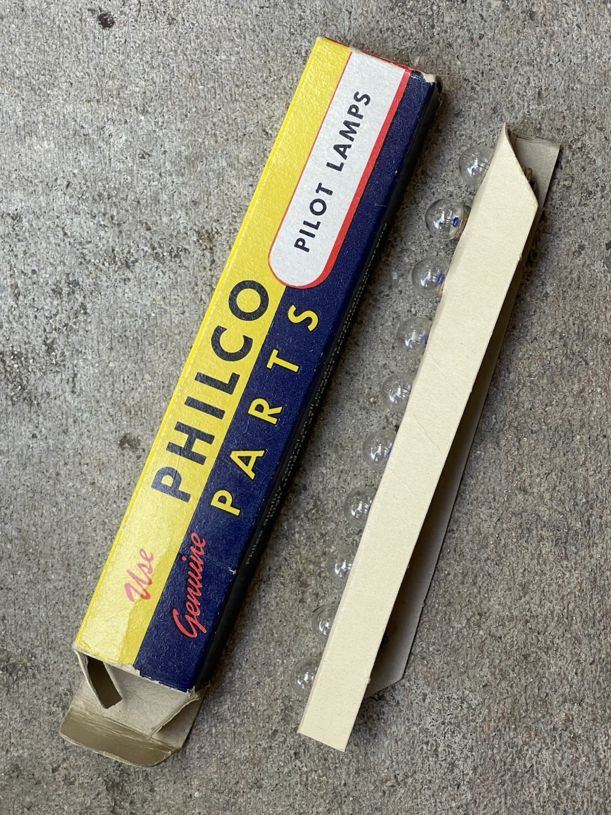 10 Vintage PHILCO Pilot Lamps Miniature Lamp Bulbs BOX OF 10  2.5V 45-2828