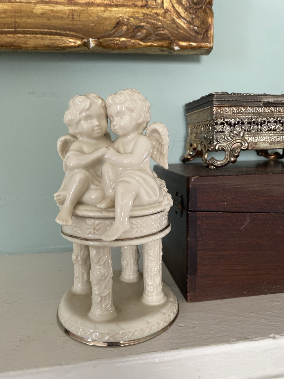Discontinued ~ Lenox Wedding Promises CHERUB CAKE TOPPER w/ Platinum Accents