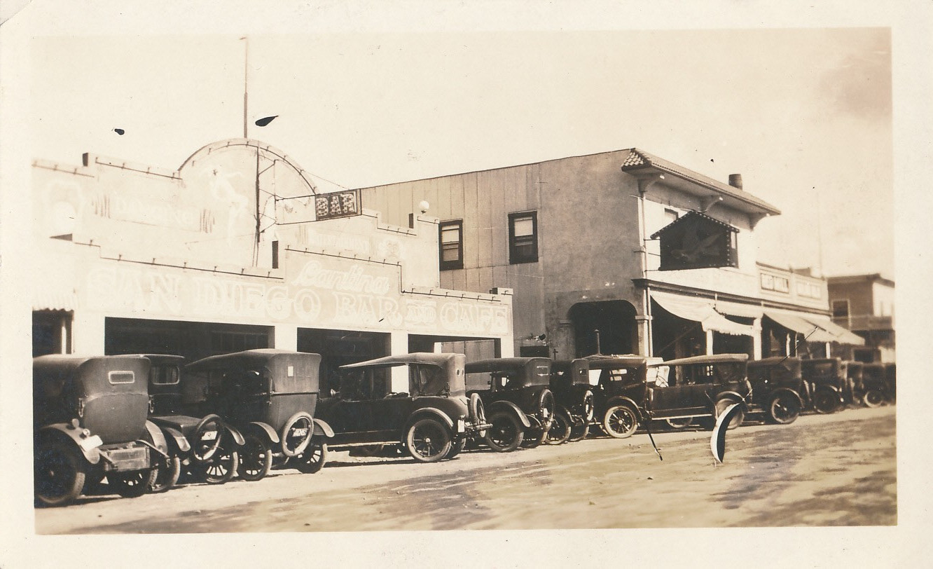 Antique Cars San Diego Califonia Street 1923 B&W Photo Snapshot 3x4.5  S24-1