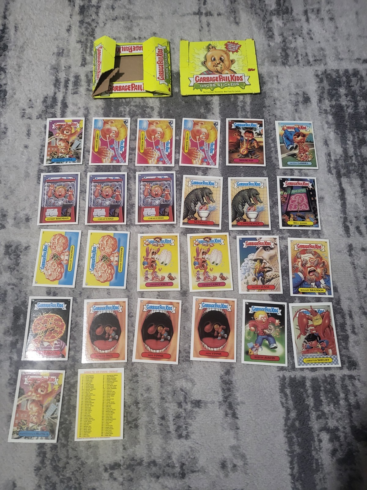 2003 26 Lot with Box Topps Garbage Pail Kids Cards / Stickers