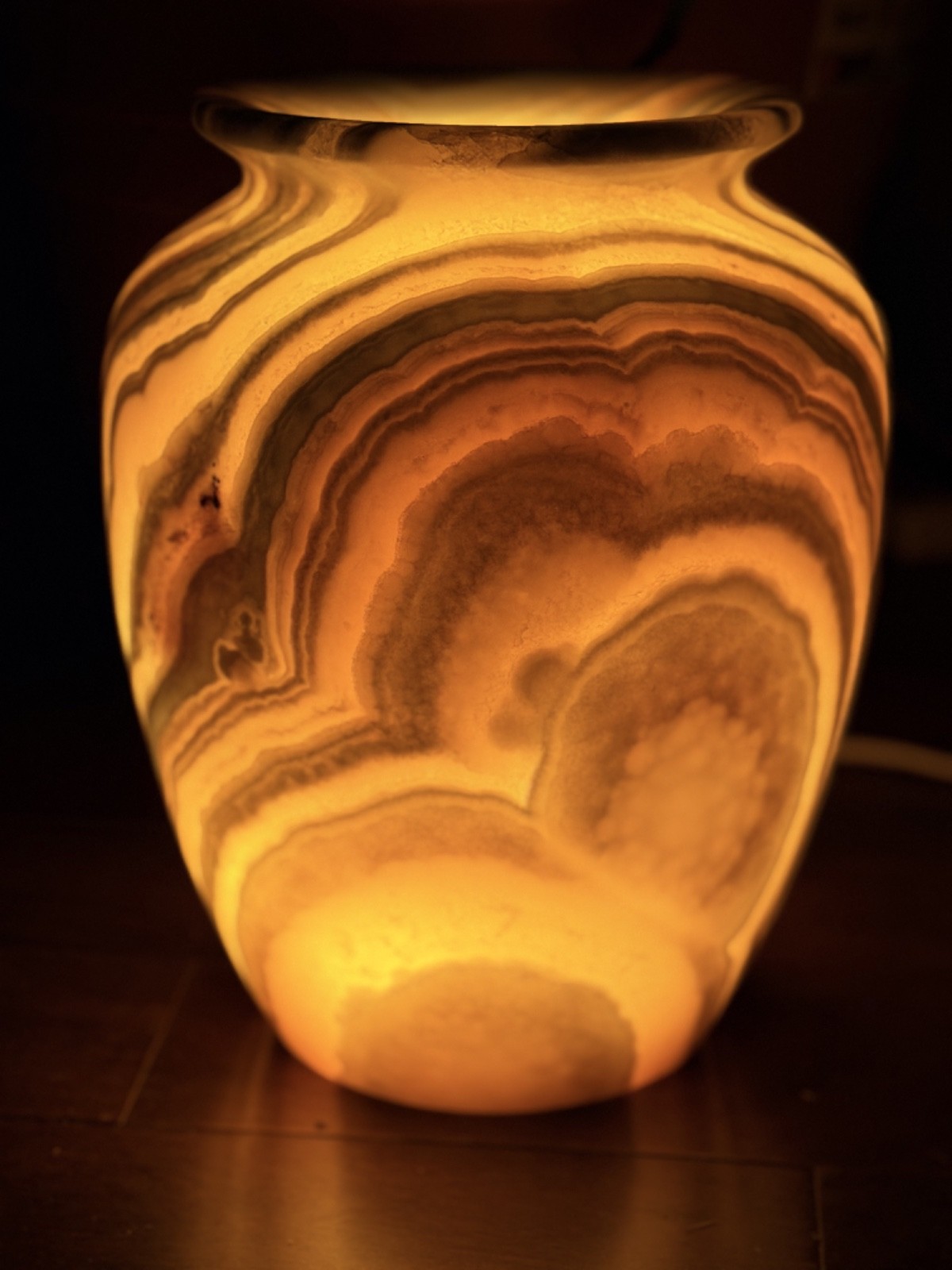 Handmade Natural Alabaster Table lamp unique pattern,crafted by Artisan Luxor Eg