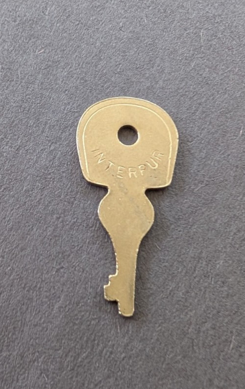 Vtg luggage suitcase key INTERPUR, 1.5\
