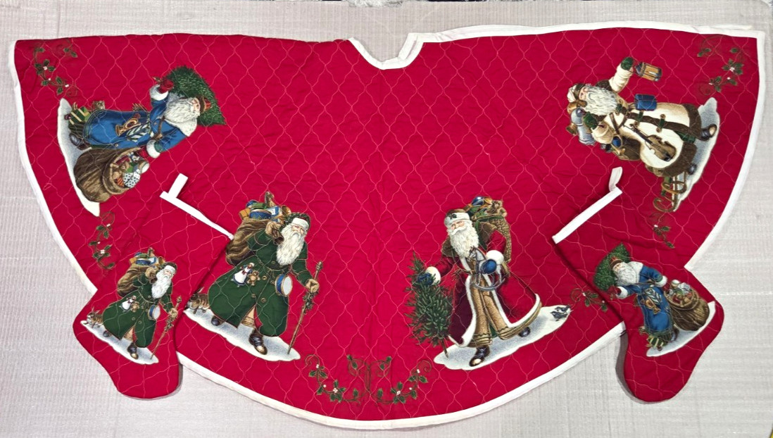 Vtg Handmade Quilted Christmas Tree Skirt & 2 Matching Stockings Old World Santa Vtg Handmade Quilted Christmas Tree Skirt & 2 Matching Stockings Old World Santa