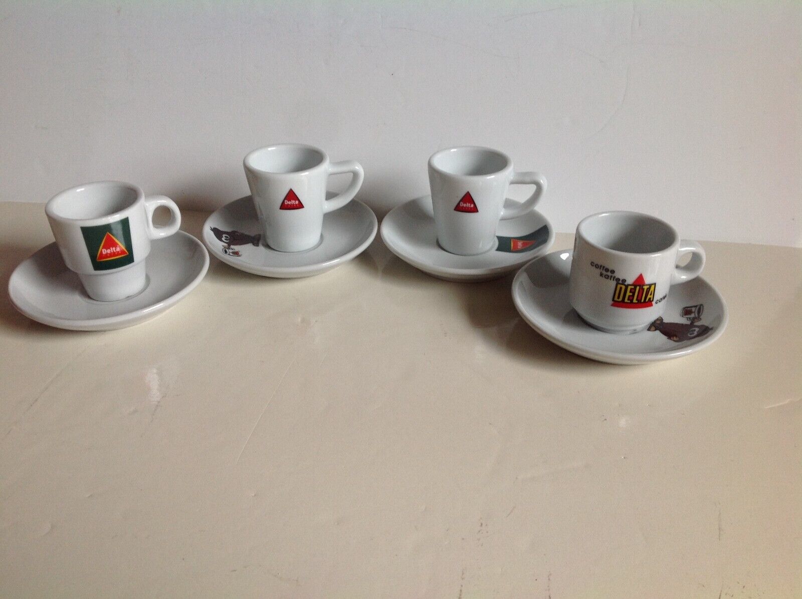 4 Vintage Delta Espresso Coffee Cups and Saucers Portuguese