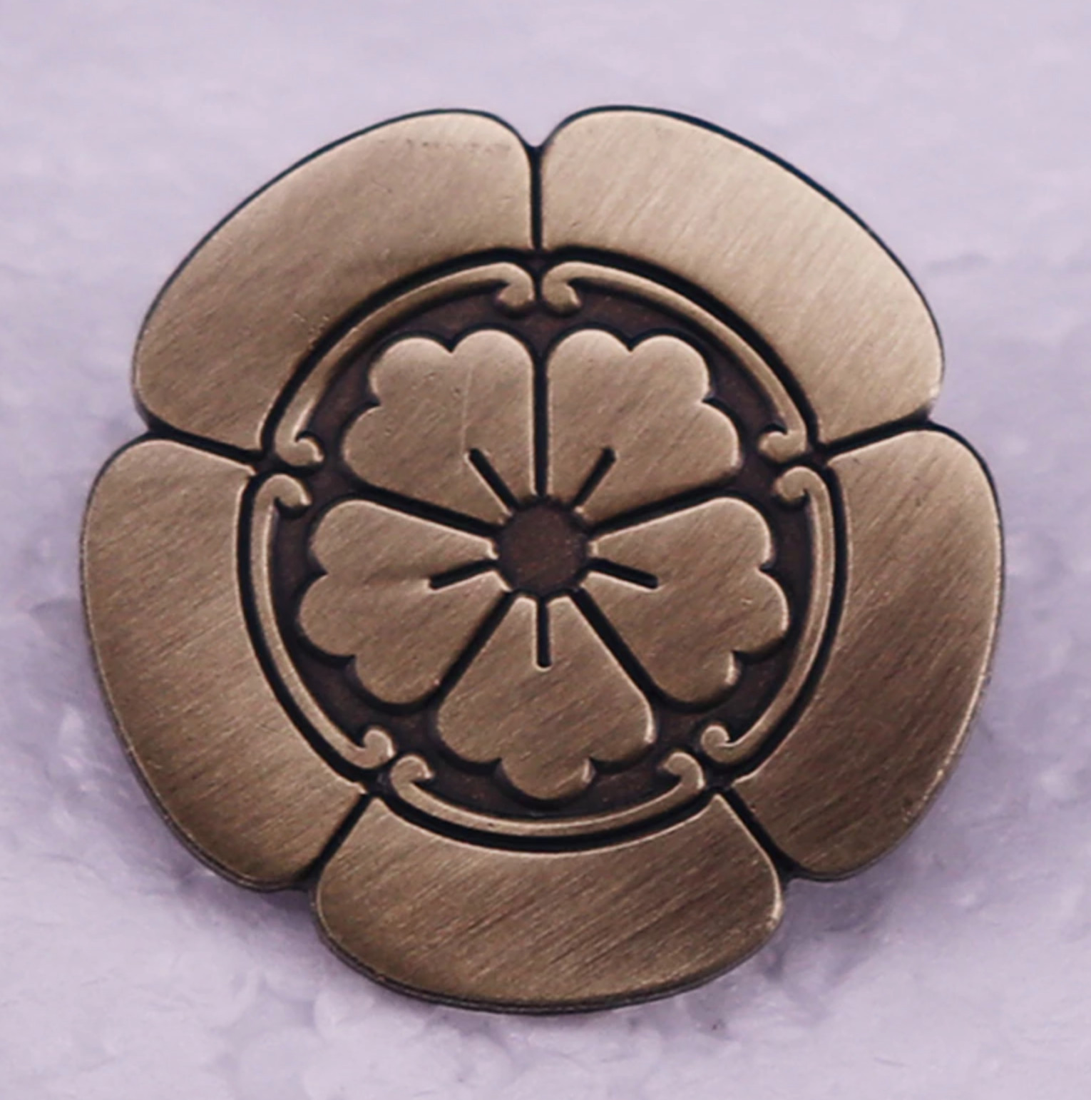 Japan Japanese Maedate Oda Mokko Nobunaga Family Crest Flower Clan Enamel Pin FB