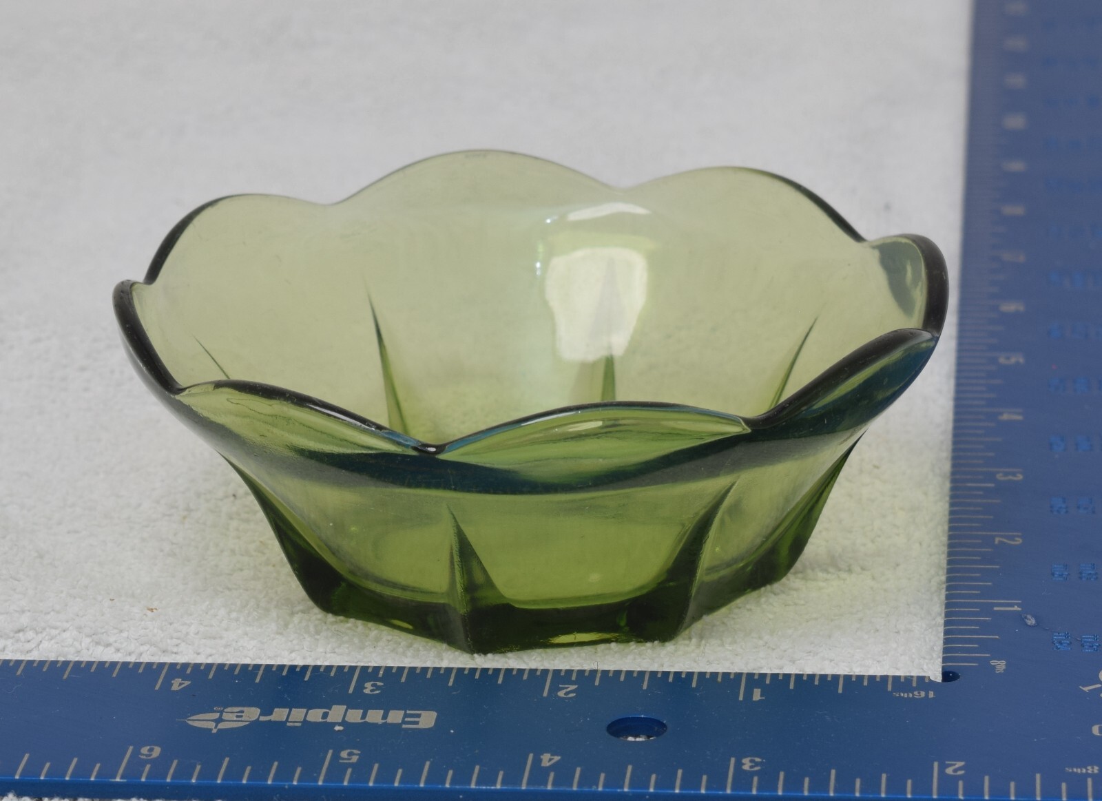 Vintage Hazel Atlas Avocado Green Capri Glass Dish Bowl 4.25\