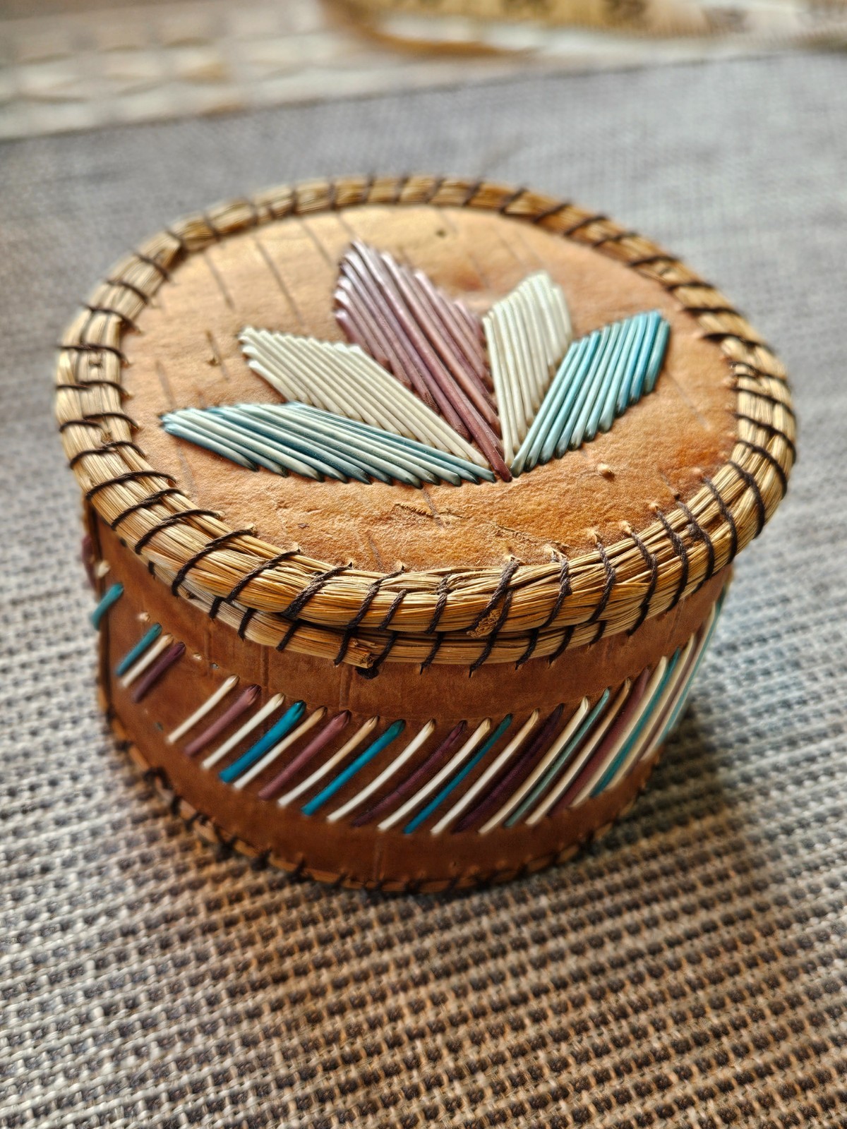 Traditional Canadian First Nations Quill Birch Bark Lidded Box