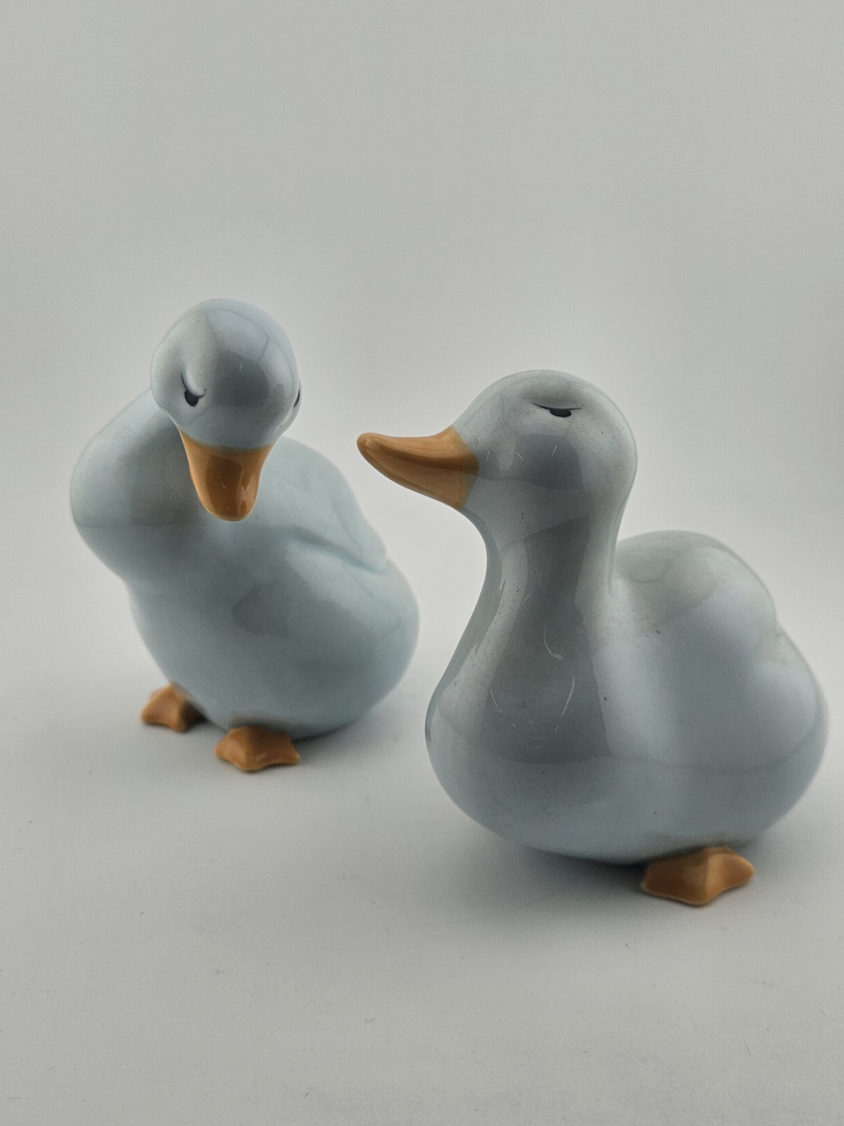 Vintage Enesco Duck Figurines – Minimalist Ceramic Pair (Korea)