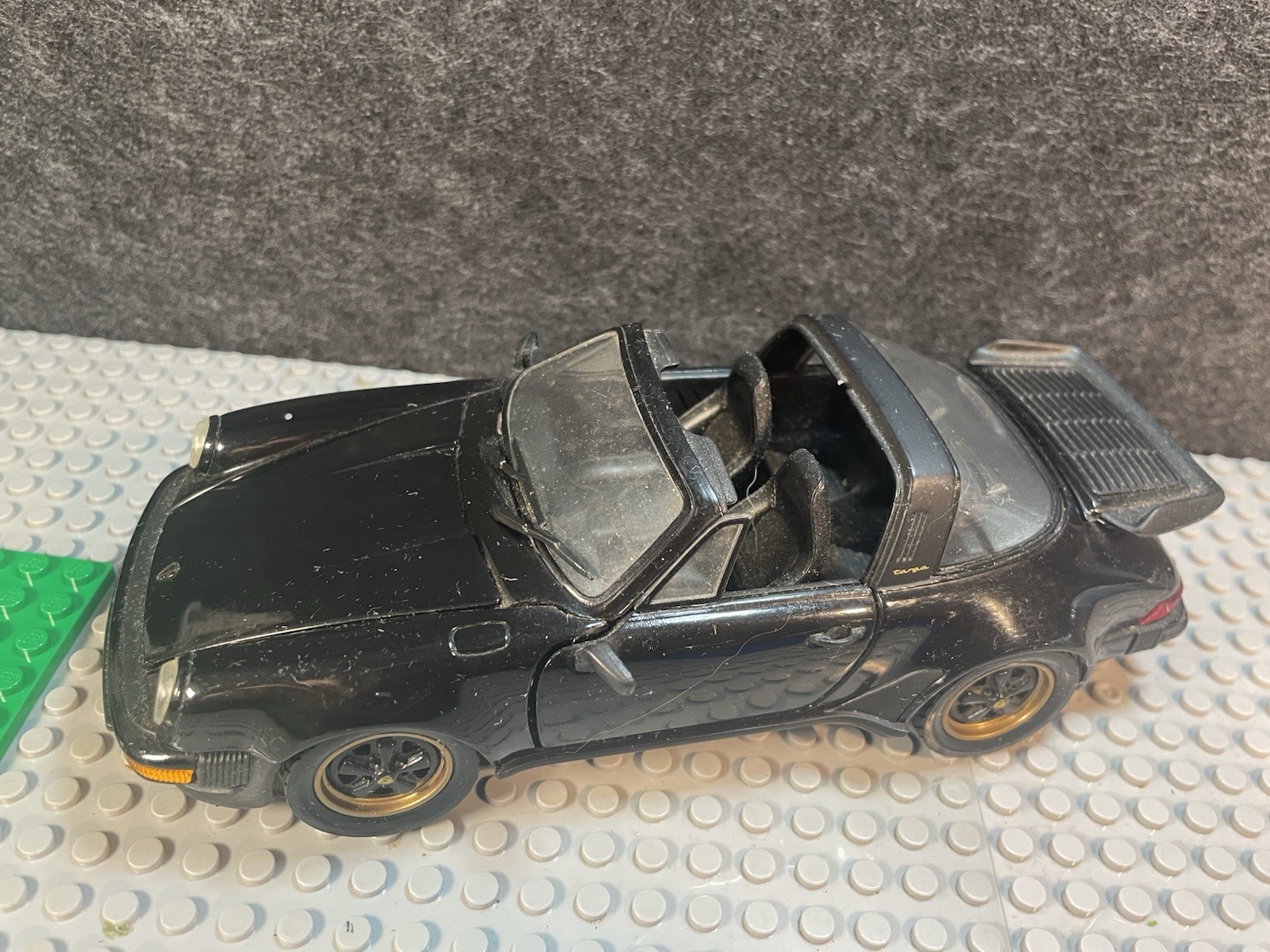 Franklin Mint Porsche 911 Carrera Targa 1/24 Diecast Black Gold [Age 13+]