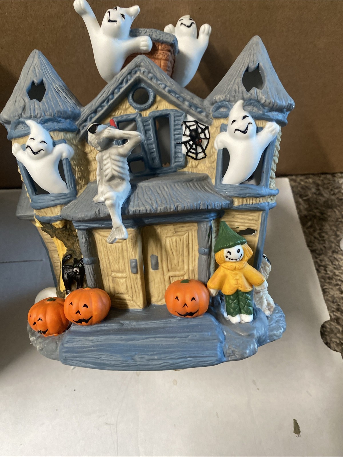 VTG PartyLite p7311 Halloween Ceramic Haunted House Tealight Candle Holder w Box