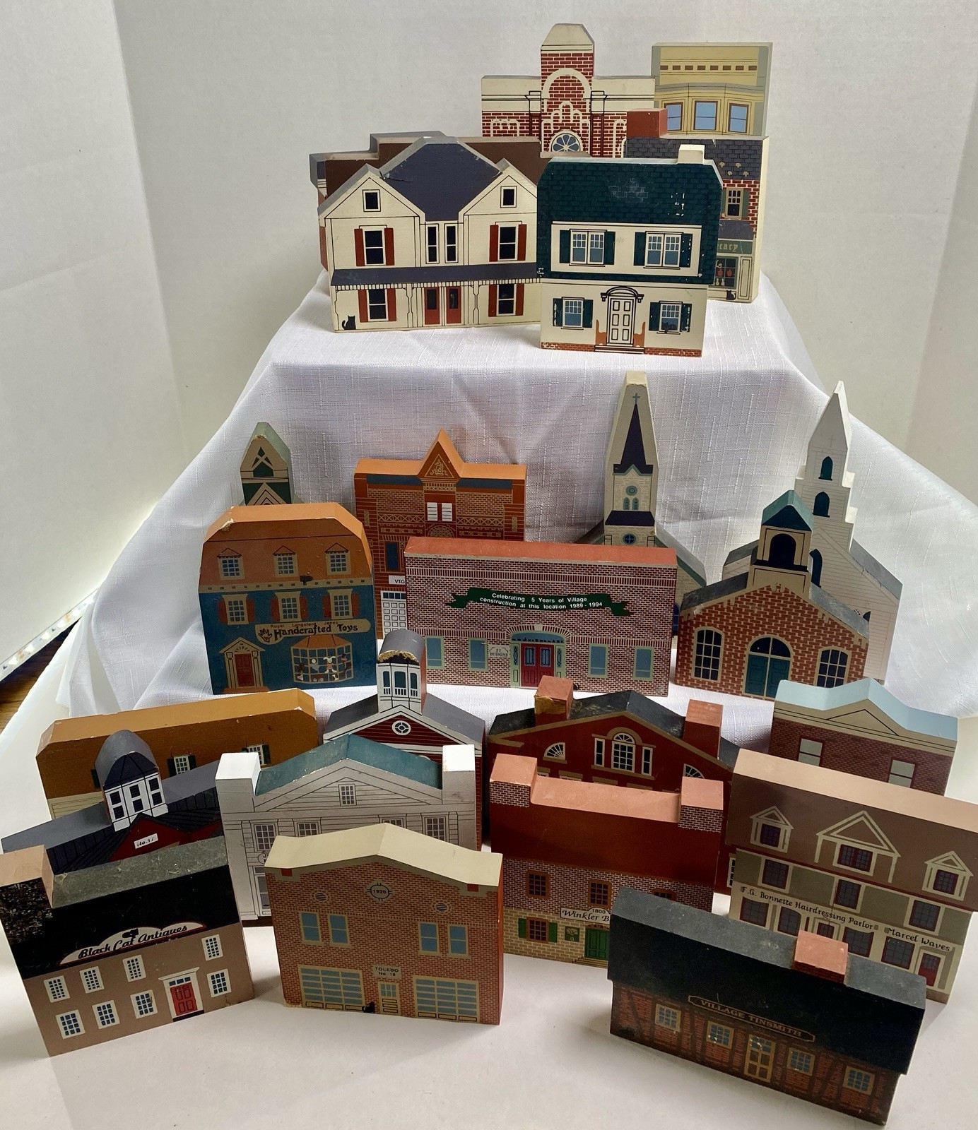 Vtg The Cat's Meow 1980's & 1990's Mixed Lot of 25 Buildings Signed Faline