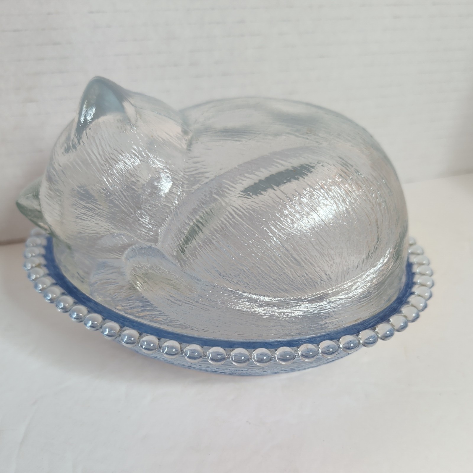 Vintage Indiana Glass Cat on a Nest 7\