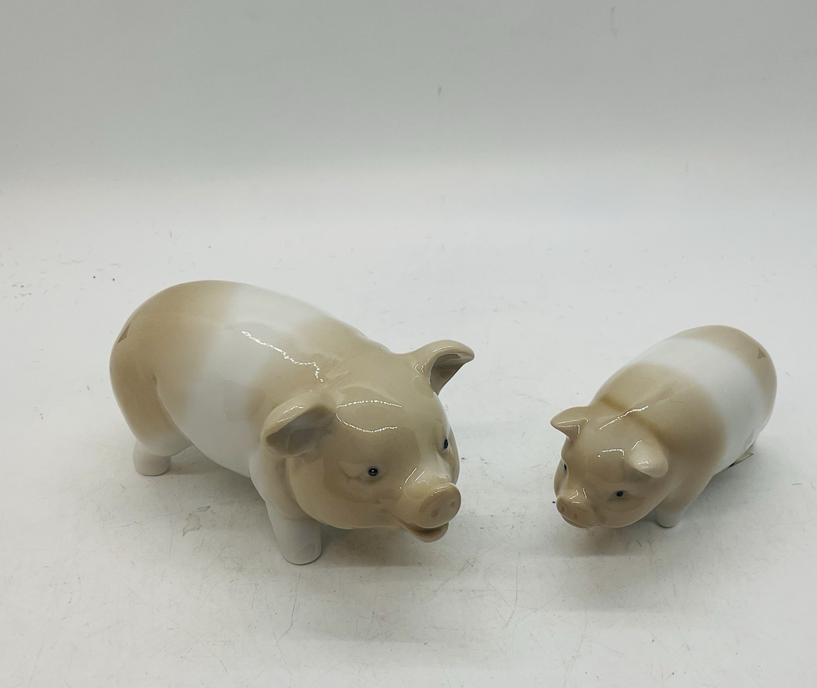 Vintage Otagiri Set Of 2 Ceramic Pigs Mother 4” And Baby 3” Cream & White