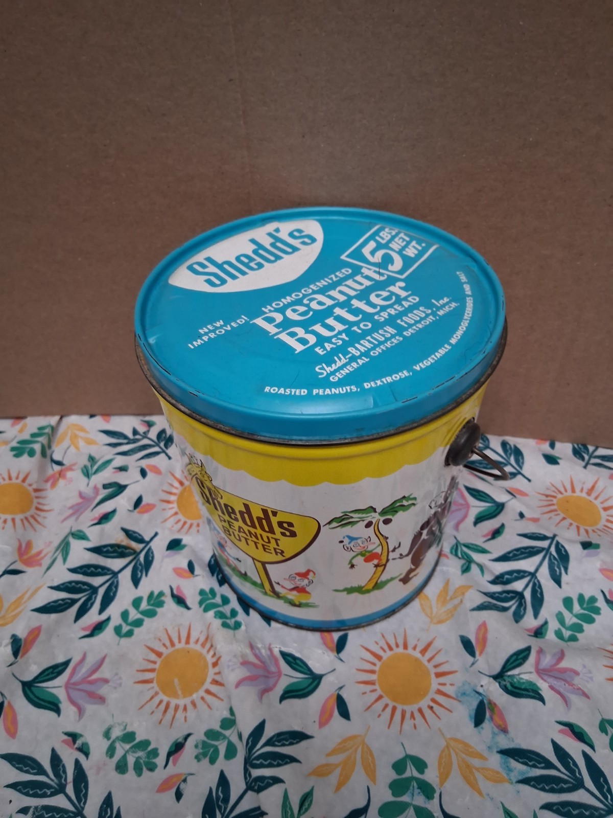 VTG Shedd's Peanut Butter 5 LBS Tin Pail Can w/ Graphic Animals & Elves