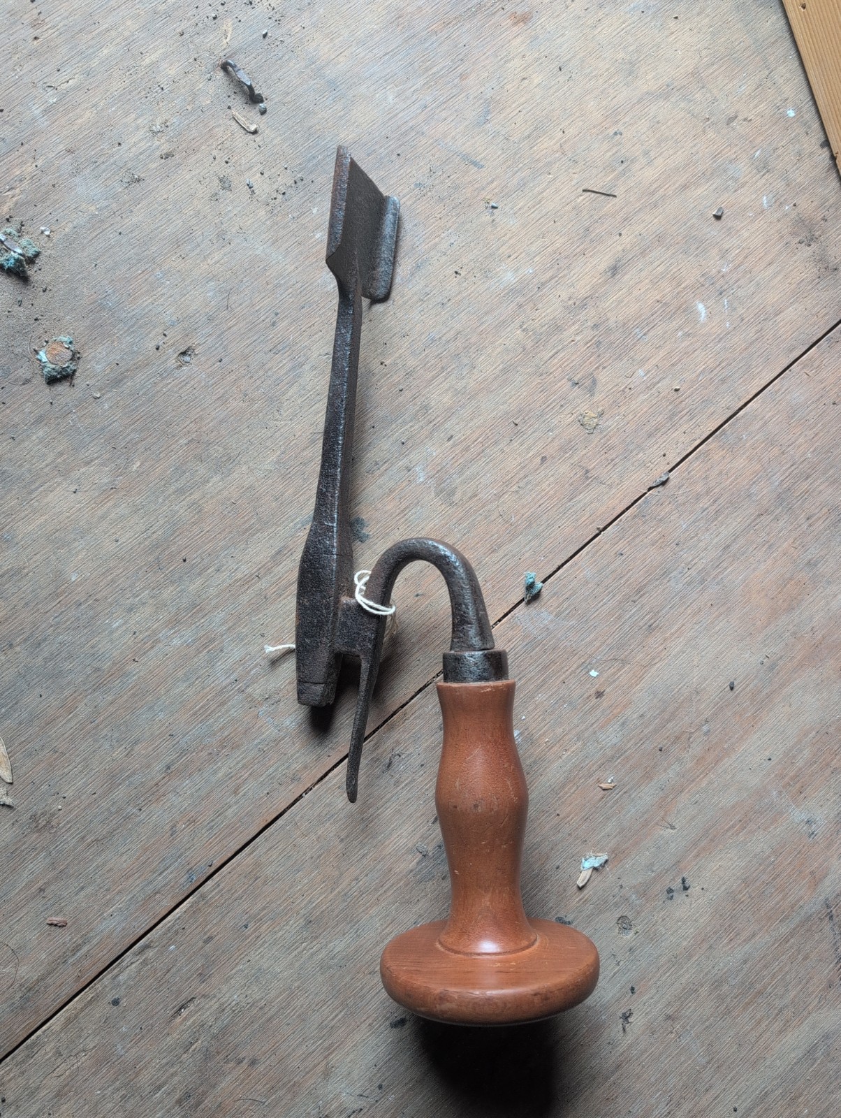 Antique French FARRIER\'S BUTTRESS Hoof Trimming Tool