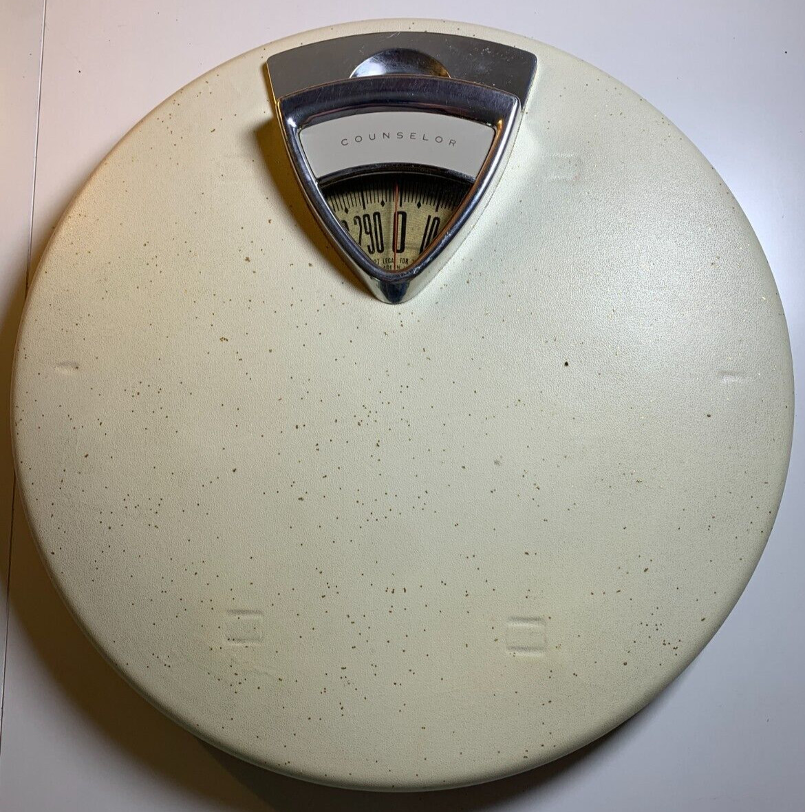 Vintage Mid Century Floor Scale White Round Moon Gold Specks ROCKFORD Illinois Vintage Mid Century Floor Scale White Round Moon Gold Specks ROCKFORD Illinois