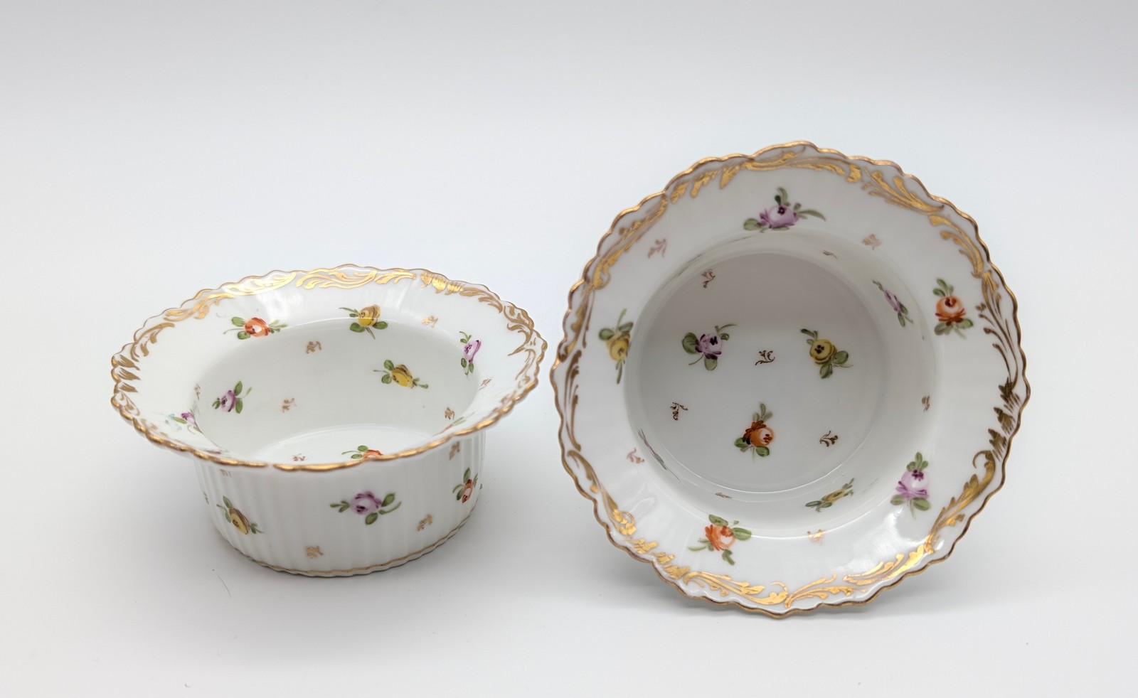 Pair Richard Klemm Dresden Hand Painted Porcelain Bowls Floral Gilt c.1888-1916