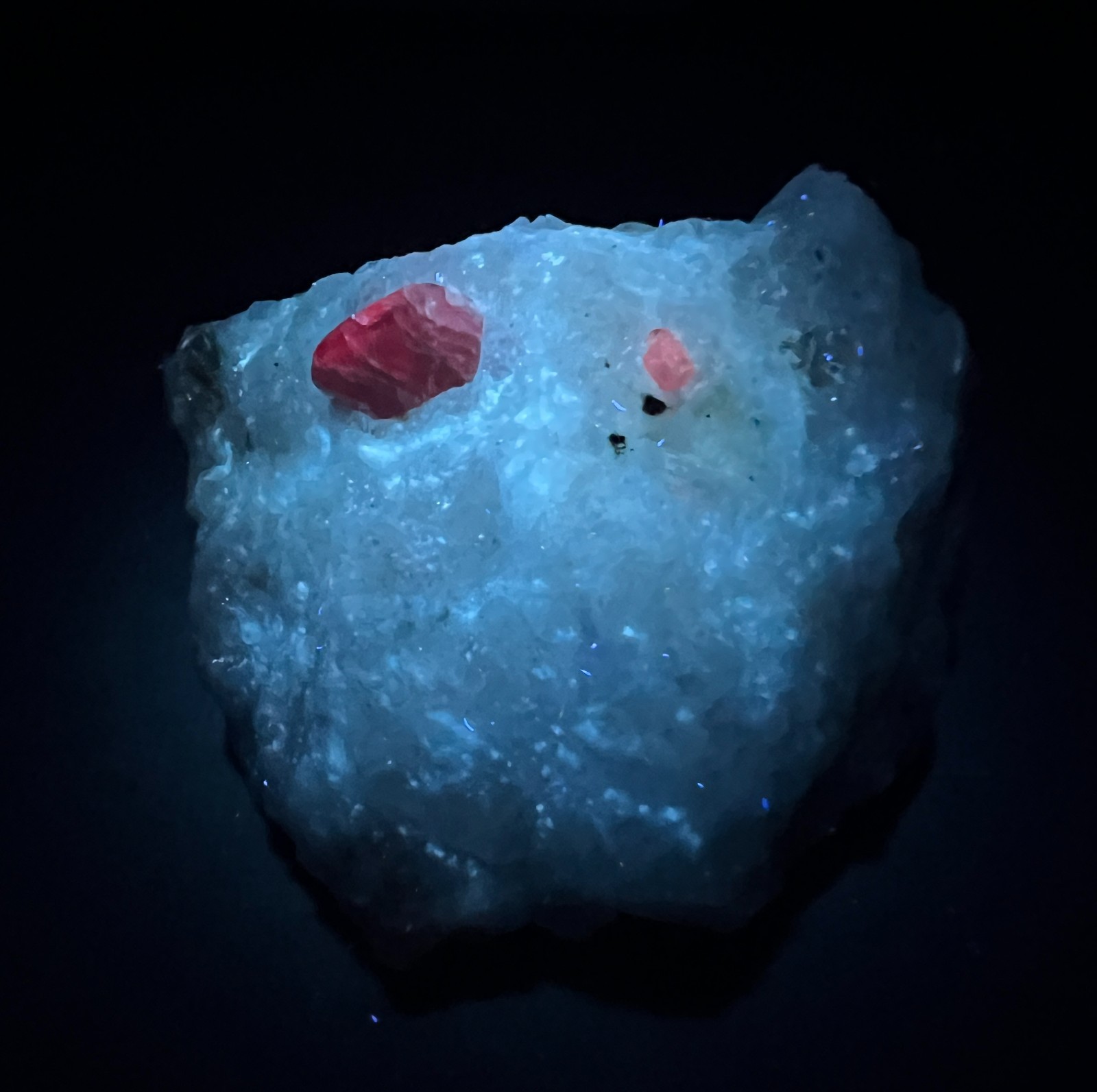 84 GM Fluorescent Spinel On Matrix From KPK Pakistan R.1