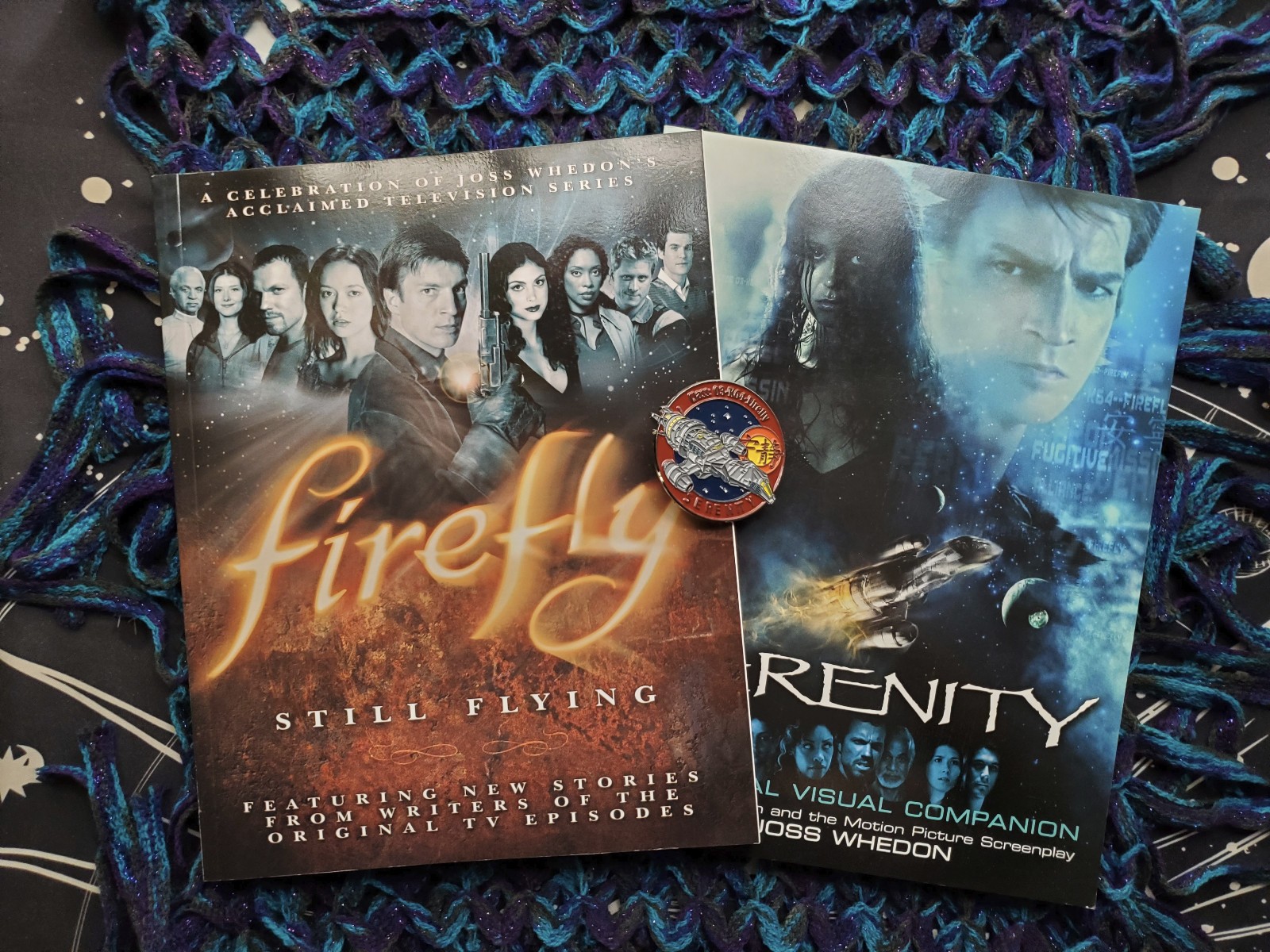 FIREFLY 2 BOOK SET + PIN [Firefly: Still Flying/Serenity: Visual Companion PB]