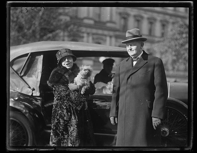 Photo:[Oscar Underwood, right]