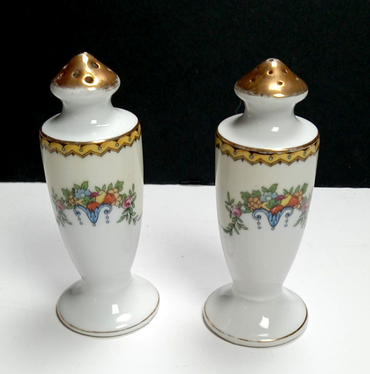 Vtg Noritake Hand Painted Salt & Pepper Shakers Apollo Basket Flowers M Wreath