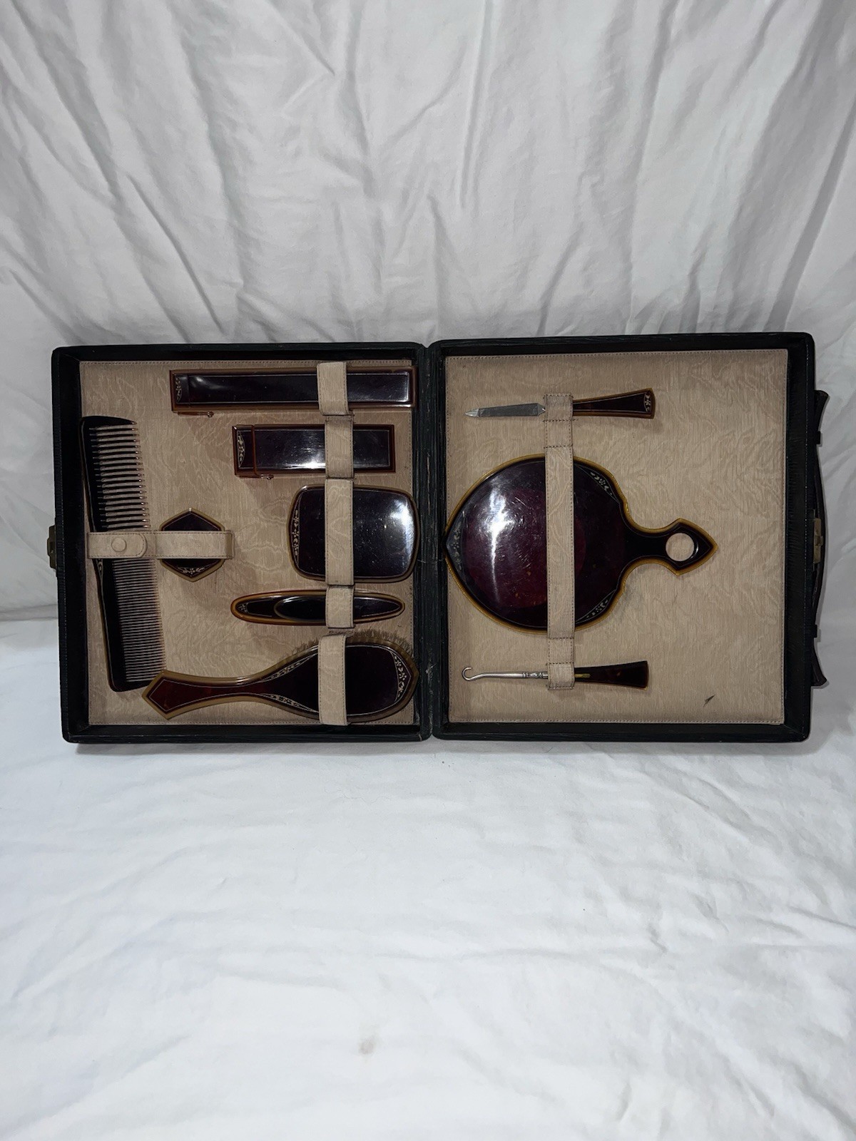 1920s 1930s ANTIQUE VINTAGE CELLULOID ART DECO VANITY DRESSING TABLE SET CASE 1920s 1930s ANTIQUE VINTAGE CELLULOID ART DECO VANITY DRESSING TABLE SET CASE