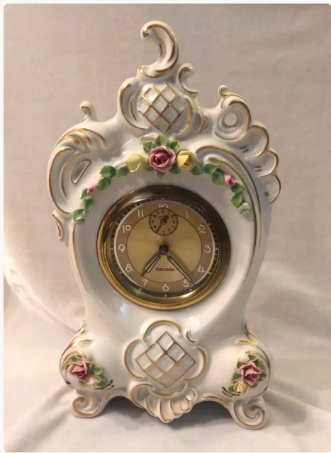 VINTAGE COLLECTABLE-Vintage Dresden Mercedes Porcelain Shelf Mantle Clock