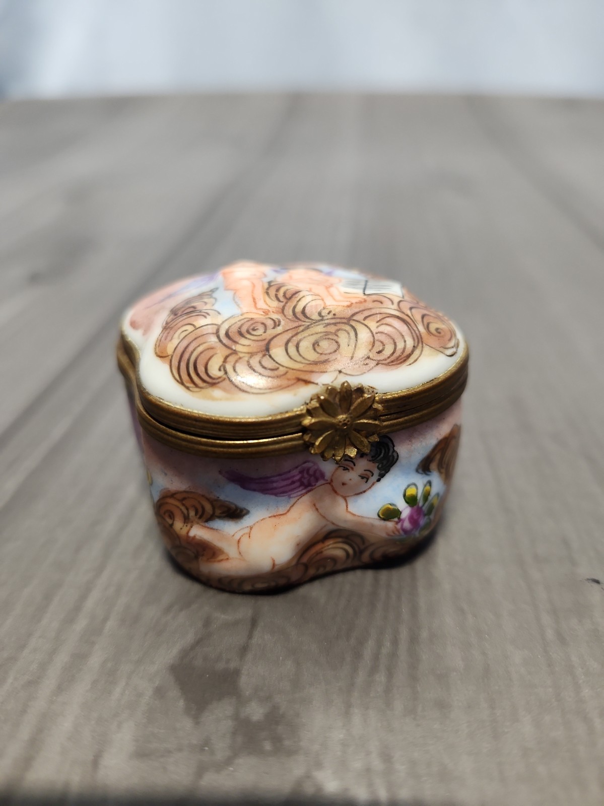 Antique Italian Capodimonte Porcelain Trinket Box Gold Trim Cherub/Angel Floral Antique Italian Capodimonte Porcelain Trinket Box Gold Trim Cherub/Angel Floral
