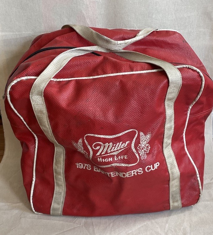 VINTAGE 1978 Miller High Life Bartenders Cup Bag Award HTF Authentic Bowling Bag VINTAGE 1978 Miller High Life Bartenders Cup Bag Award HTF Authentic Bowling Bag
