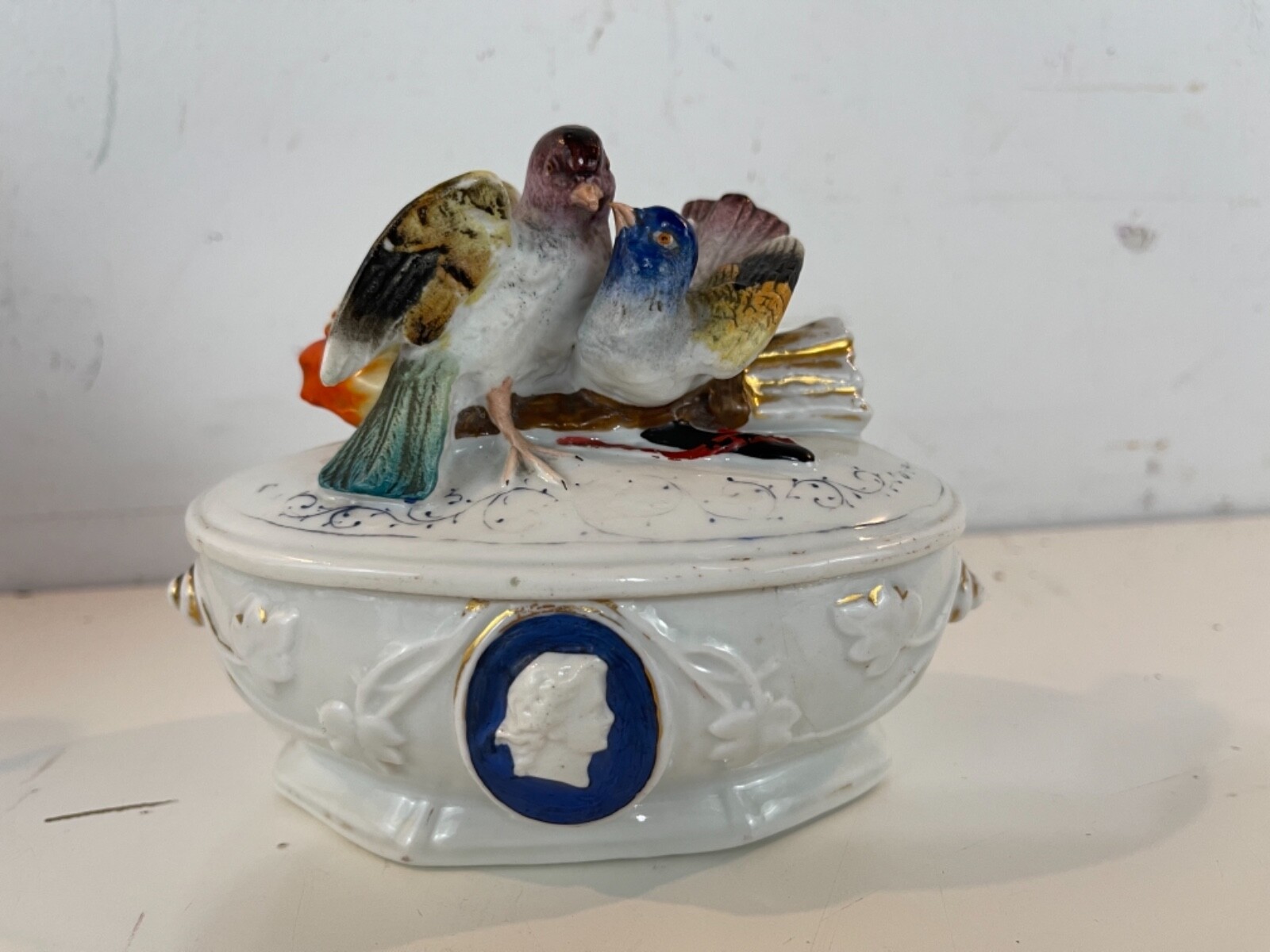Vintage Possibly Antique Porcelain Vanity Box with Figural Bird Decorations Vintage Possibly Antique Porcelain Vanity Box with Figural Bird Decorations