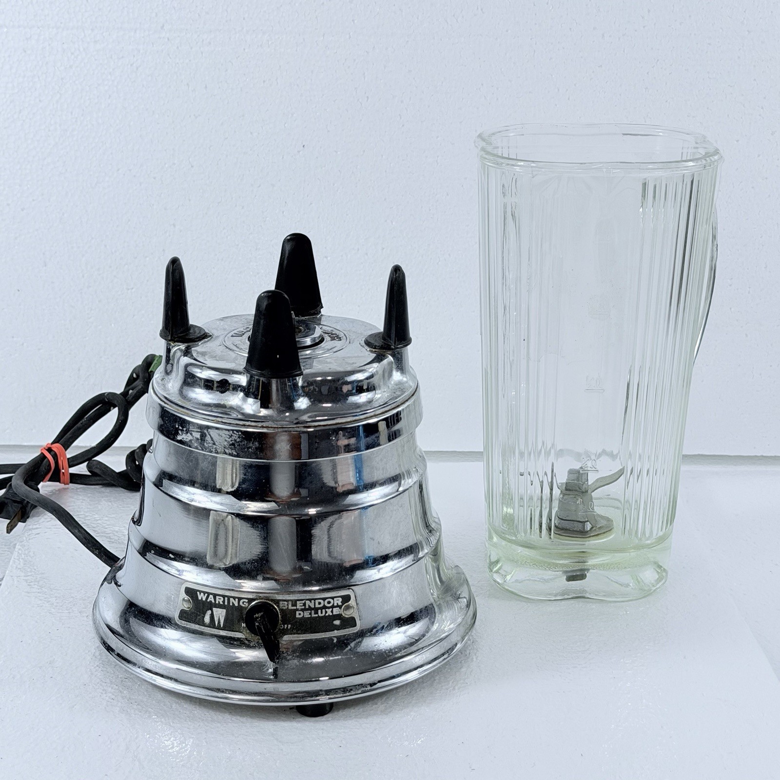 VTG Waring Blendor Deluxe 702B Chrome Beehive Blender 2 Speed Glass Ribbed Jar