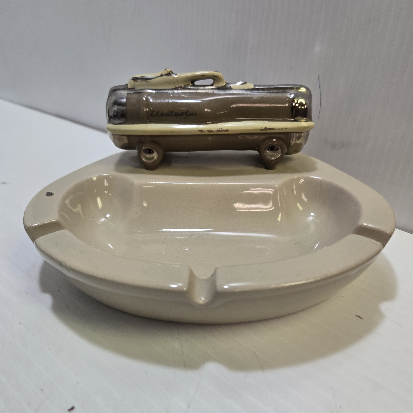 Vintage Electrolux Cream Vacuum Cleaner Promotional Ceramic Ashtray