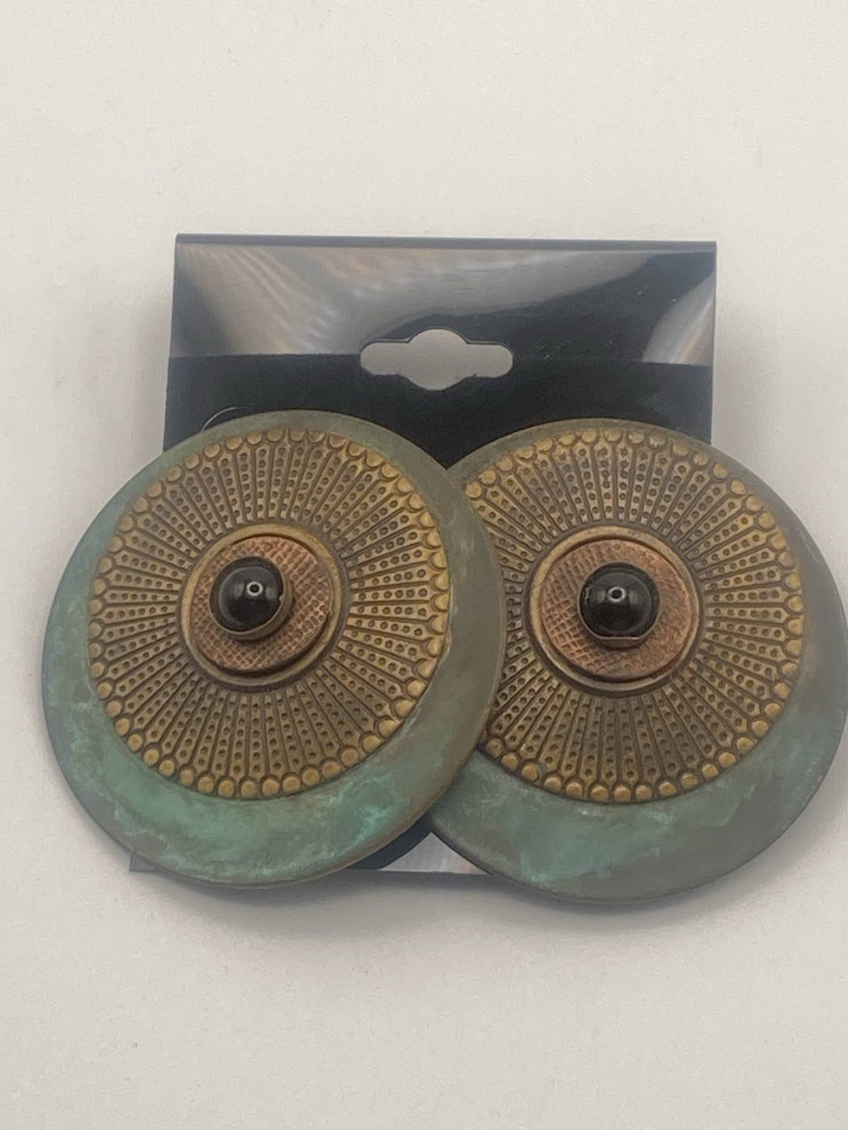 VTG Brass With Patina Finish And Center Stone VTG Brass With Patina Finish And Center Stone