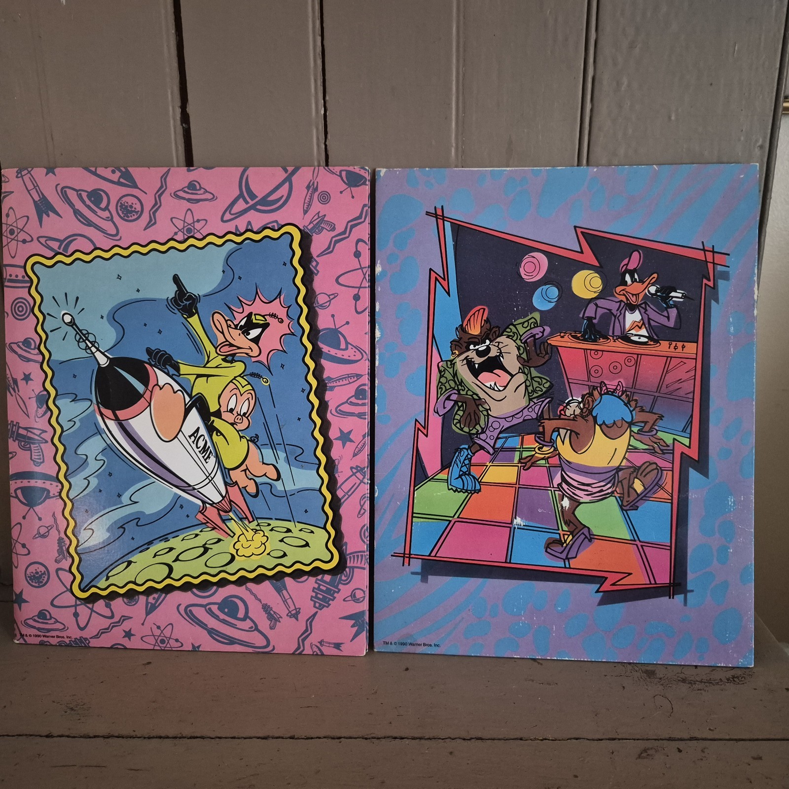 Vintage 1990 Mead Looney Tunes Folders Lot of 2 Space Rocket DJ Taz Daffy 90s Vintage 1990 Mead Looney Tunes Folders Lot of 2 Space Rocket DJ Taz Daffy 90s