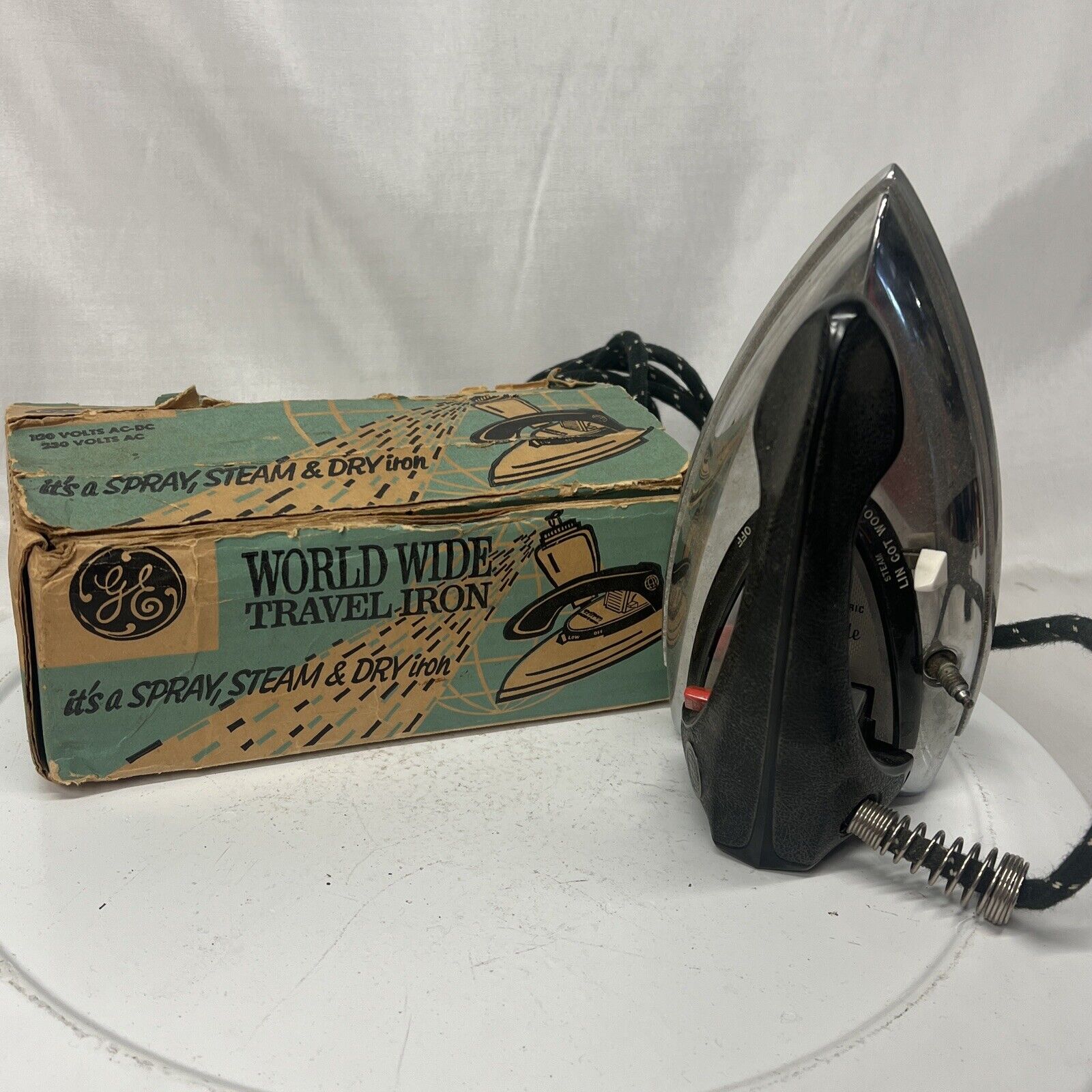Vintage General Electric F49 World Wide Travel Iron
