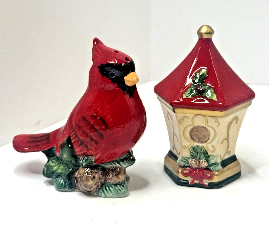 Cardinal And Birdhouse Holly Christmas Salt & Pepper Shakers Ceramic SP39