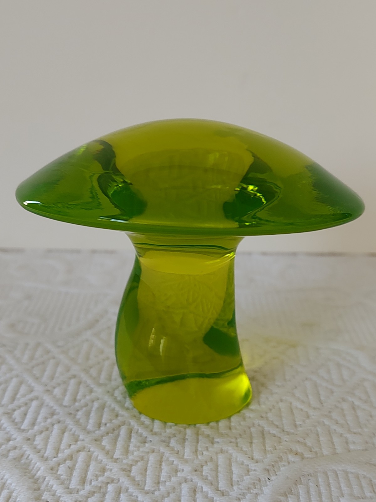 Vintage MCM ~ Viking Glass ~ Green Uranium Glass Mushroom ~ 2.75