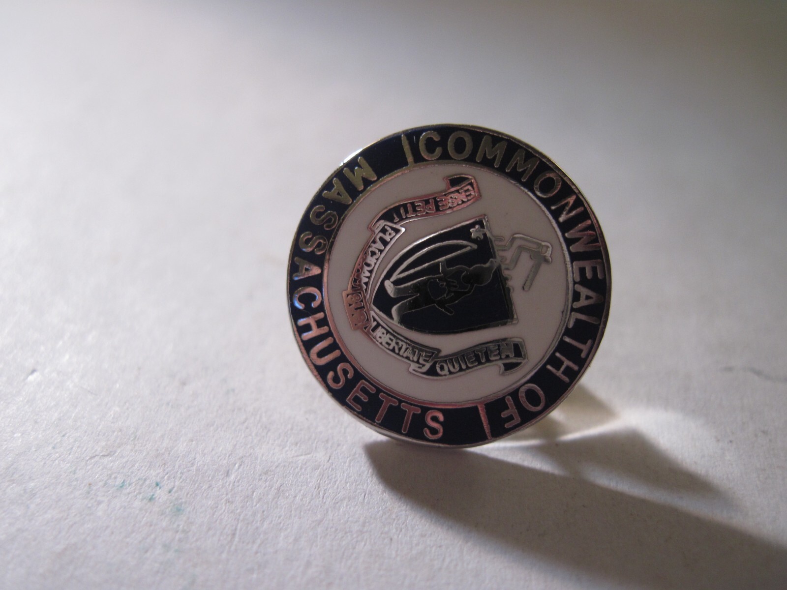 Massachusetts    State Seal cloisonne  logo  lapel pin