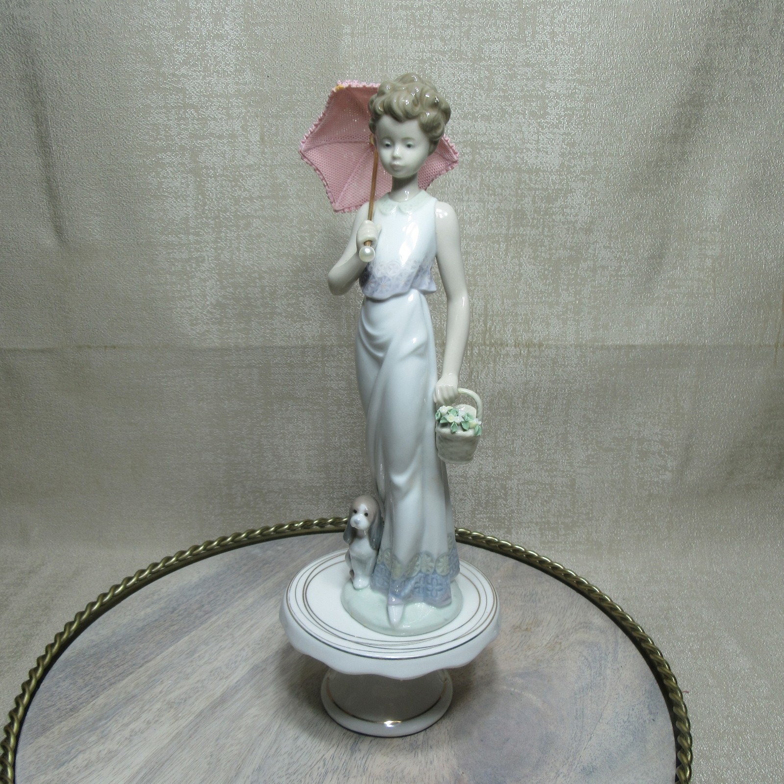 Lladro Garden Classic Woman #7617 Lady Parasol & Dog & Basket of Flowers 9