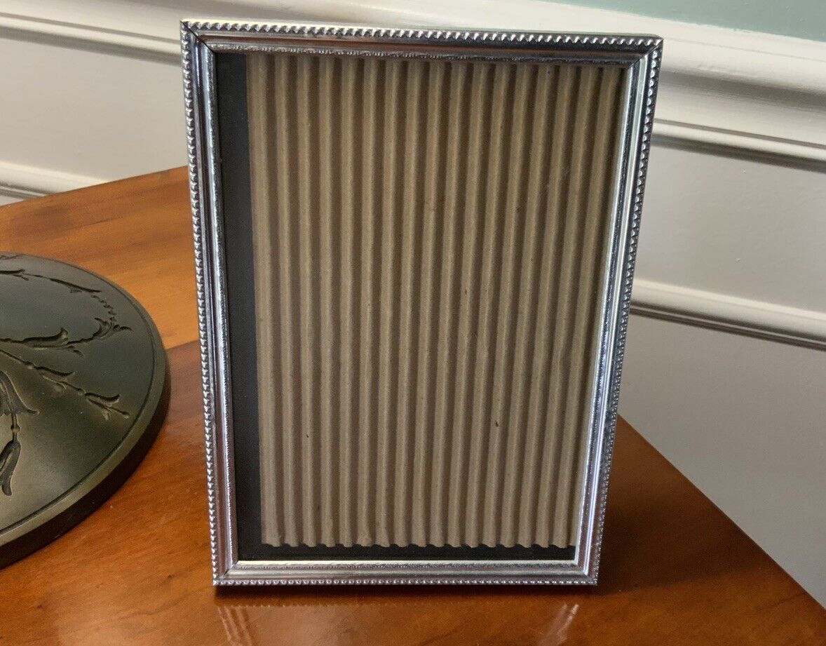 5x7 MCM SILVER Embossed Frame. Non Glare Glass. Nice