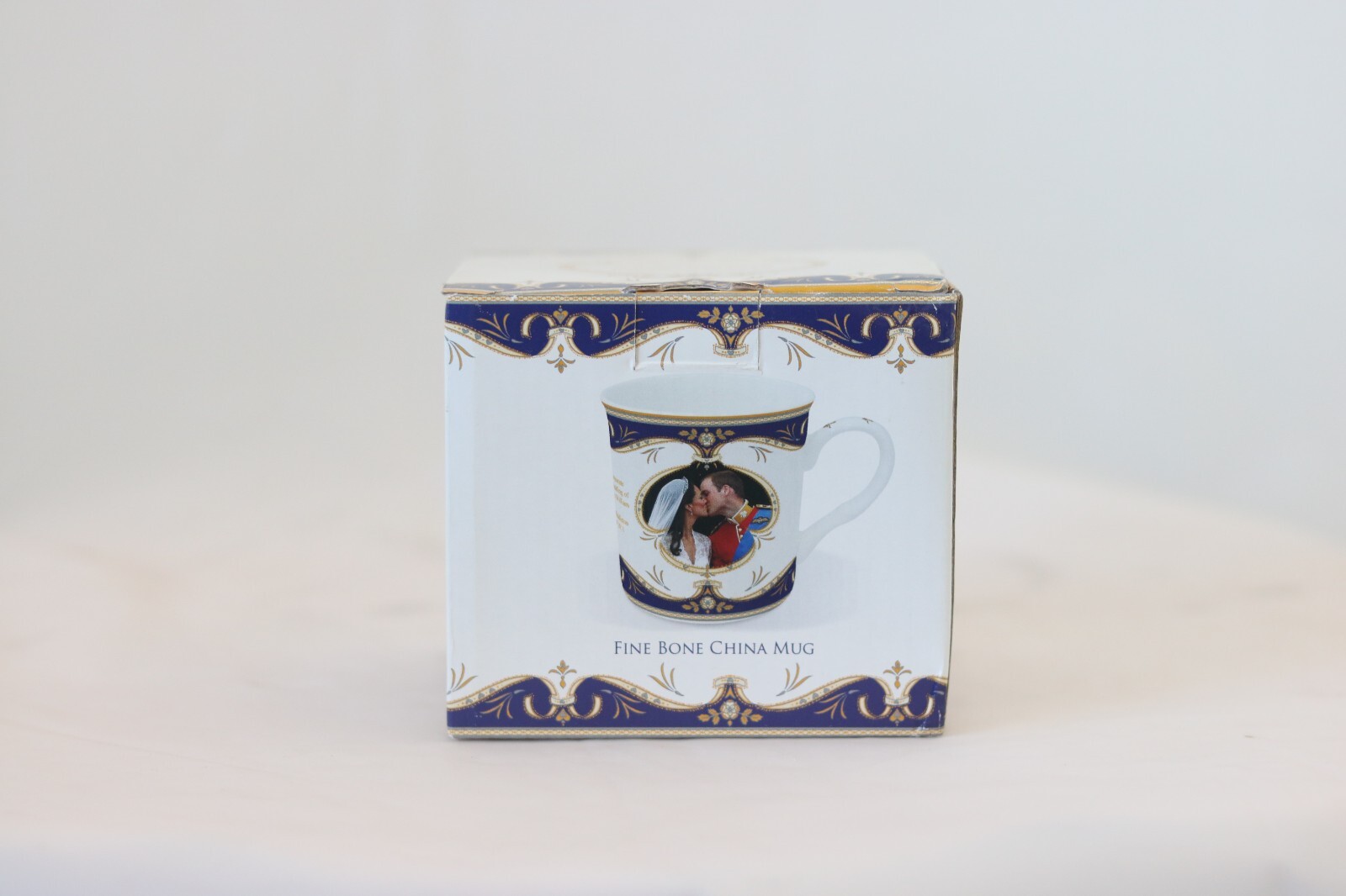 Royal Crest Fine Bone China Mug Royal Wedding William &Kate 2011