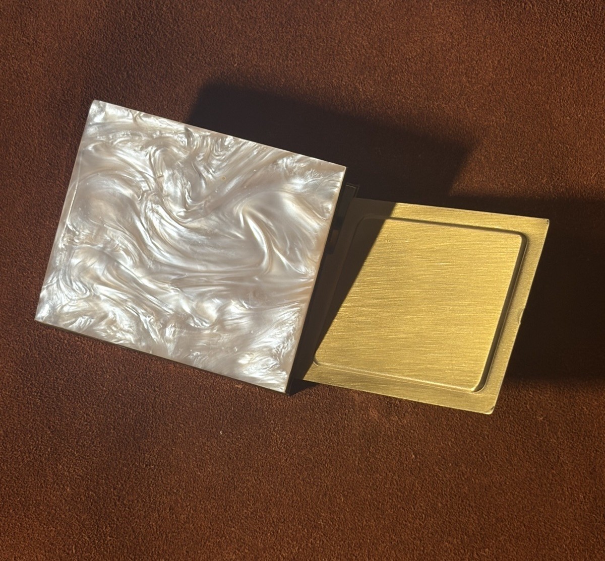 Gorgeous Vintage Mid-Century Unused Ladies Makeup Powder Compact (Circa 1950s