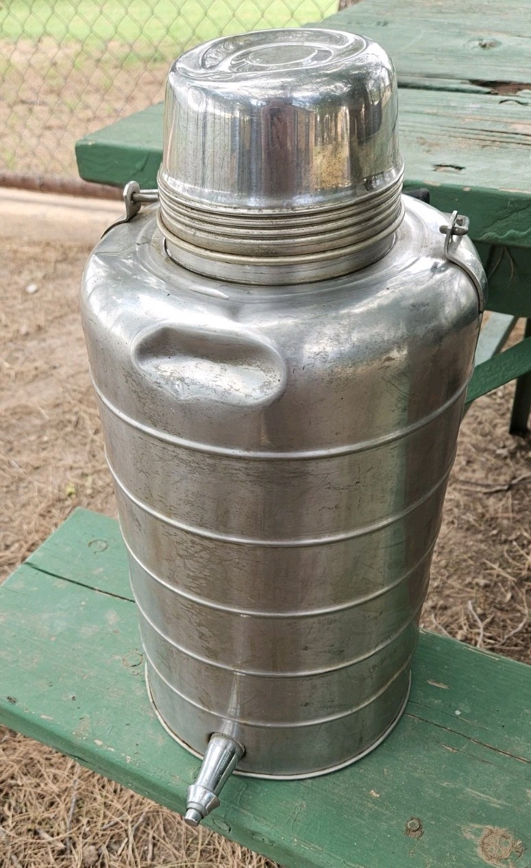 Vintage Carrollton Mfg Co. Model 442 2 Gallon Insulated Cooler Military 35?