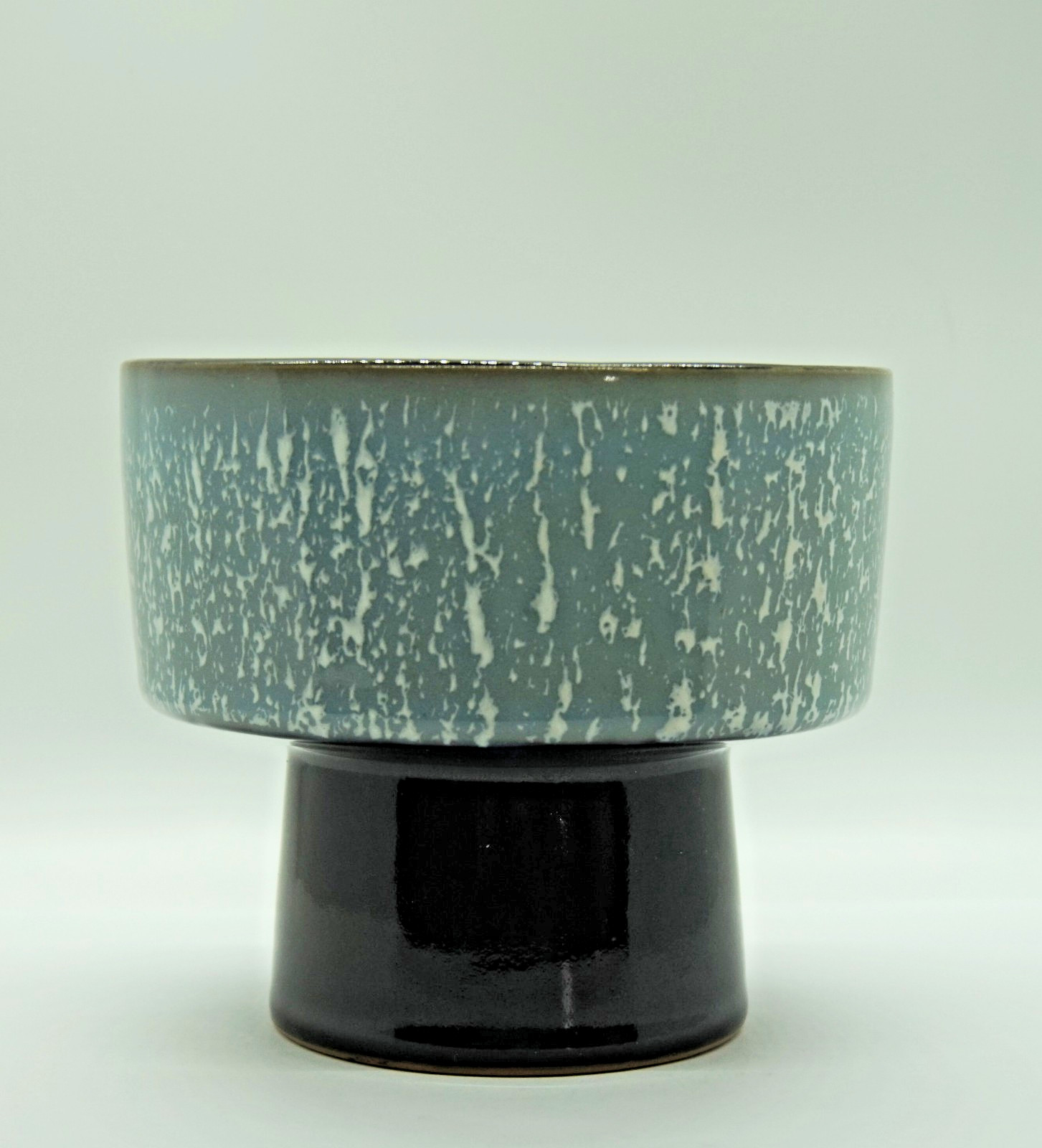 MCM 1960-70s Compact Circular Japanese Ikebana Container w/Seal: 秘 色 Hiiro MCM 1960-70s Compact Circular Japanese Ikebana Container w/Seal: 秘 色 Hiiro