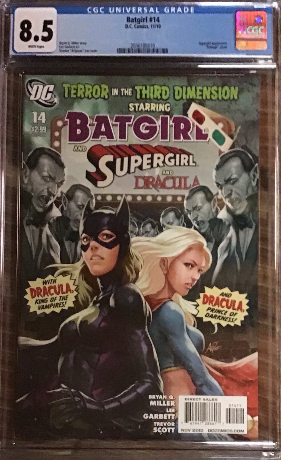 DC Comics Batgirl #14 CGC 8.5 2010 👻 ￼Bat Girl, And Supergirl Teaming Up. ⬆️