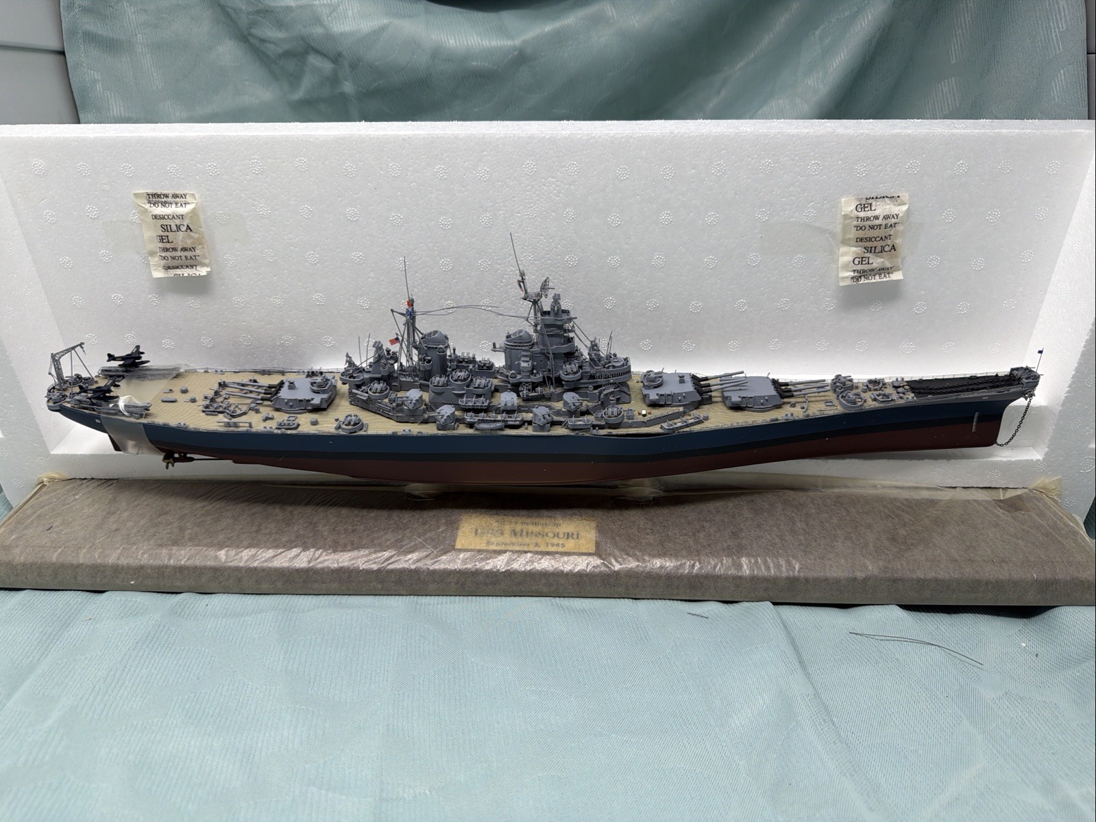 Danbury Mint Battleship WW2 USS MISSOURI World War 2. Damaged From heat See Pic Danbury Mint Battleship WW2 USS MISSOURI World War 2. Damaged From heat See Pic